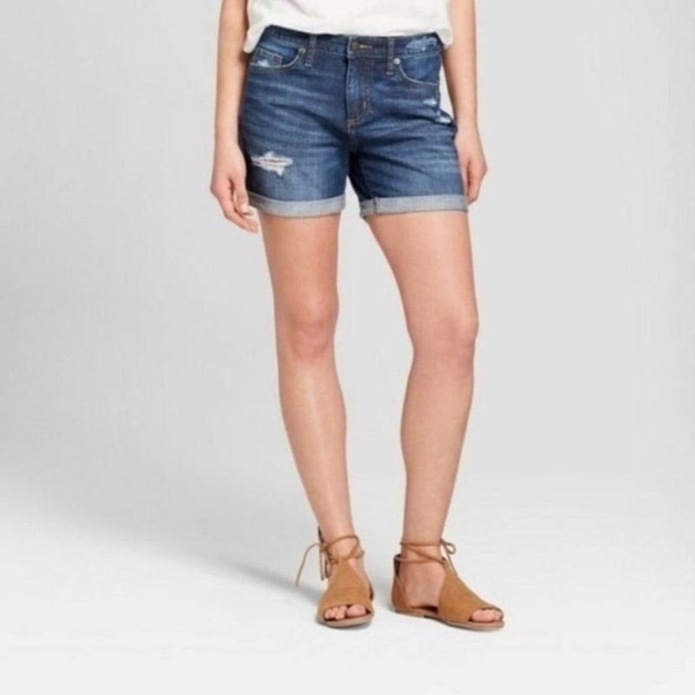 Universal Thread Mid-Rise Boyfriend Shorts Distressed